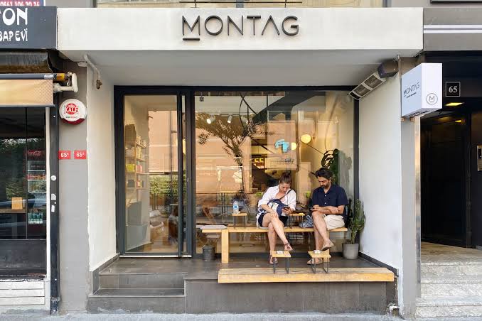 Montag — roastery cover photo