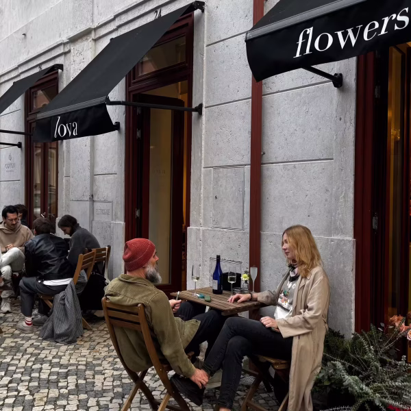 Lova Coffee and Flowers
